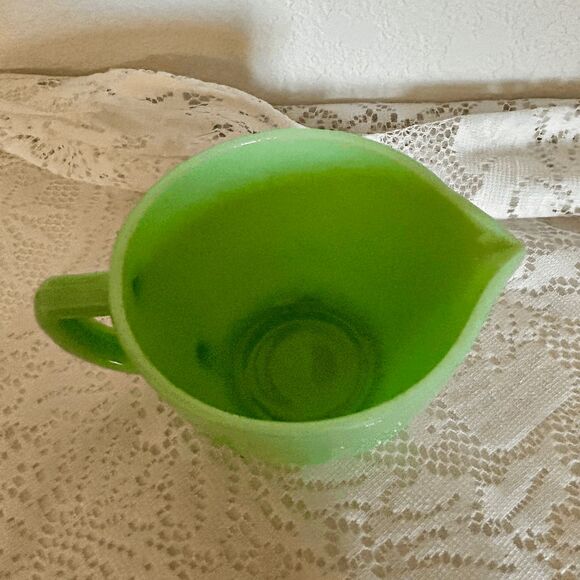 Jadeite Green Vintage Style 2 Cup Measuring & Mixing Cup Depression Style Glass - Picture 2 of 4